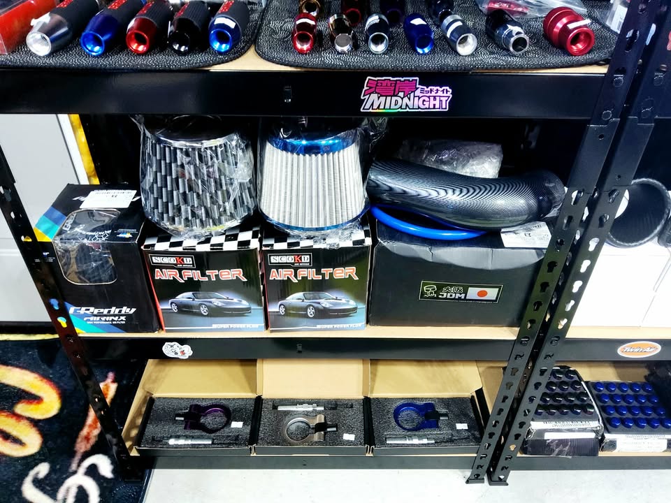 Filtre a air et accessoire pour modification de voiture et pickup.